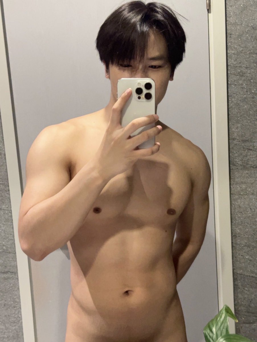 kuntee321431's tweet photo. จะติ๊กฟ้า หรือจะติ๊กผมครับ🫠 https://t.co/19Tbp3p6o6