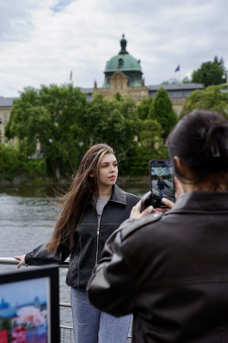 CSS_Prague's tweet photo. Prague looks beautiful from the streets.

But from the river?
Even more so. 🚤✨

Our river cruises are the perfect way to see the city from another angle — especially during summer evenings. 🤍

Add a little water to your Prague plans. https://t.co/EDK7cEIunm
