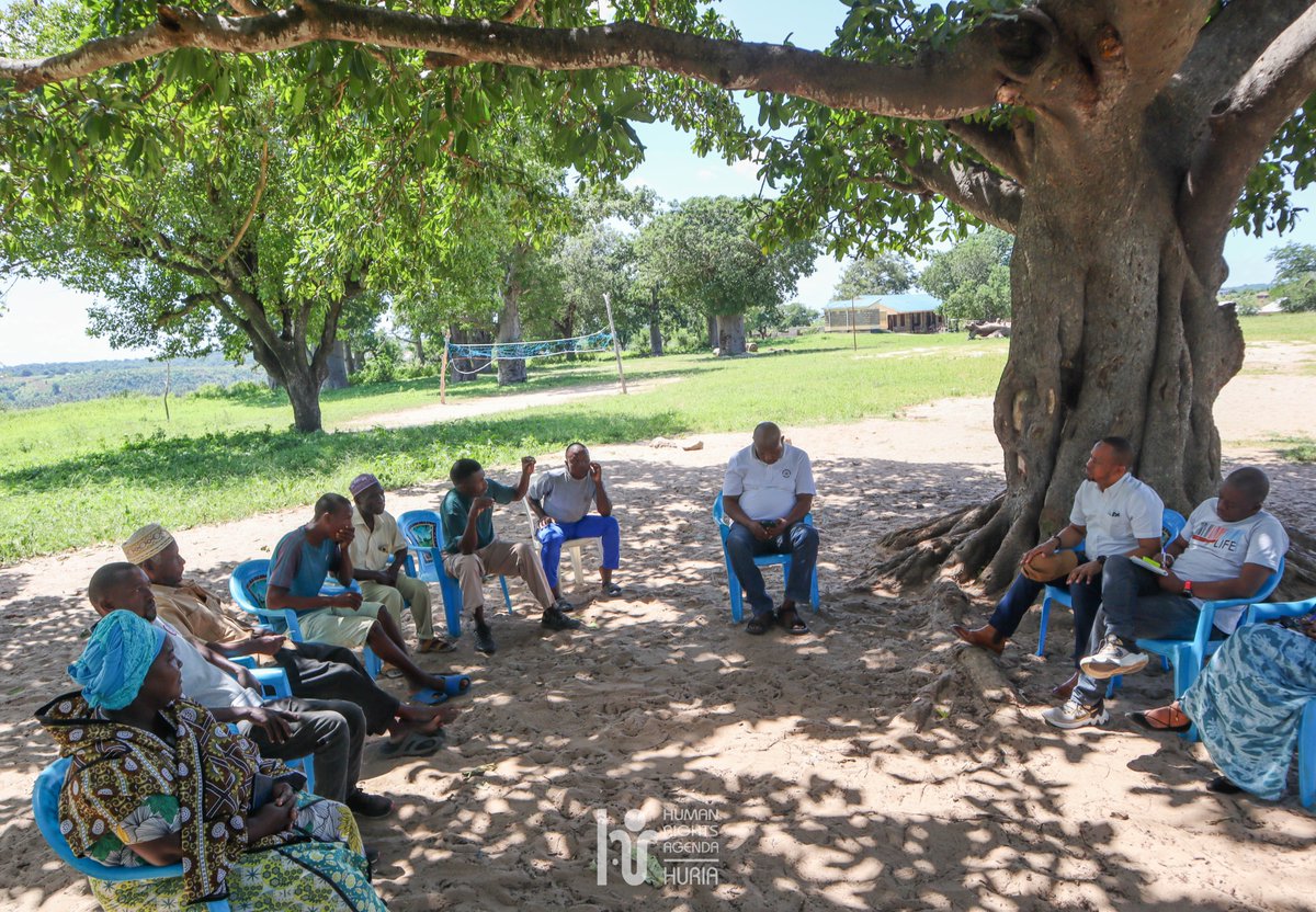 Huria_KE's tweet photo. A community in Kwale called us; 4,000 people had run out of doors to knock. Mbuguni Phase 2, Mtengwa village.  What they told us: "We were allocated land. The allocation was compromised. We won in court. The order was ignored. Now we are being threatened to sell and leave." https://t.co/2pqWeCZoyw