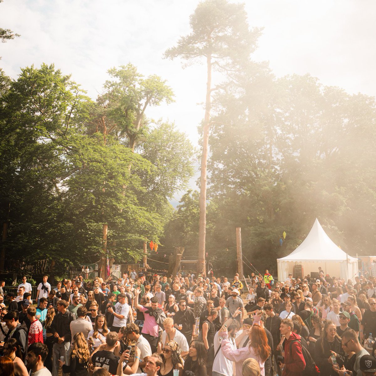 DeuBaPark's tweet photo. Seid ihr bereit für den größten Club der Welt? 🎶
Bereits am Freitag öffnet der Deutsche Bank Park seine Tore für den World Club Dome, ein ganzes Wochenende Festivalstimmung mit den angesagtesten Acts.🎇
📷: Julien Duval, Segnitz
.
.
#worldclubdome #deutschebankpark #frankfurt https://t.co/2lkQ6mqGCR