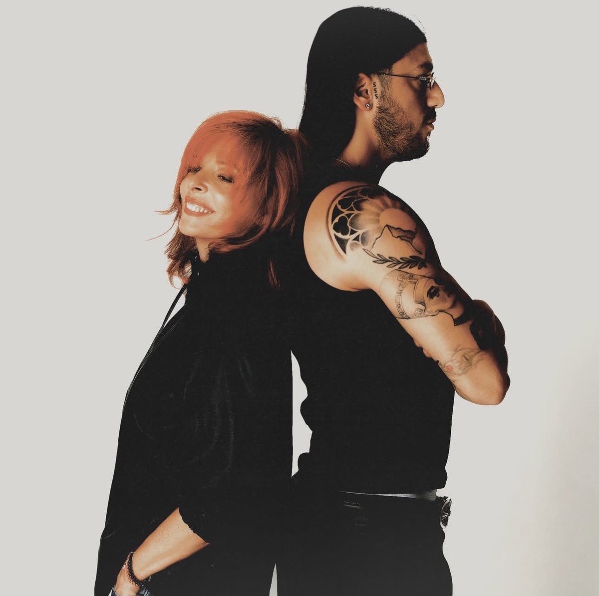 SebOzerri's tweet photo. On découvre que DJ Lewis est le fils de Hervé Lewis, le coach sportif de Mylène Farmer et de Johnny Hallyday depuis de nombreuses années. Cela signifie que Mylène connaît DJ Lewis depuis sa naissance, ce qui donne une toute autre dimension à leur relation ! #MylèneFarmer https://t.co/HBo4upufFe