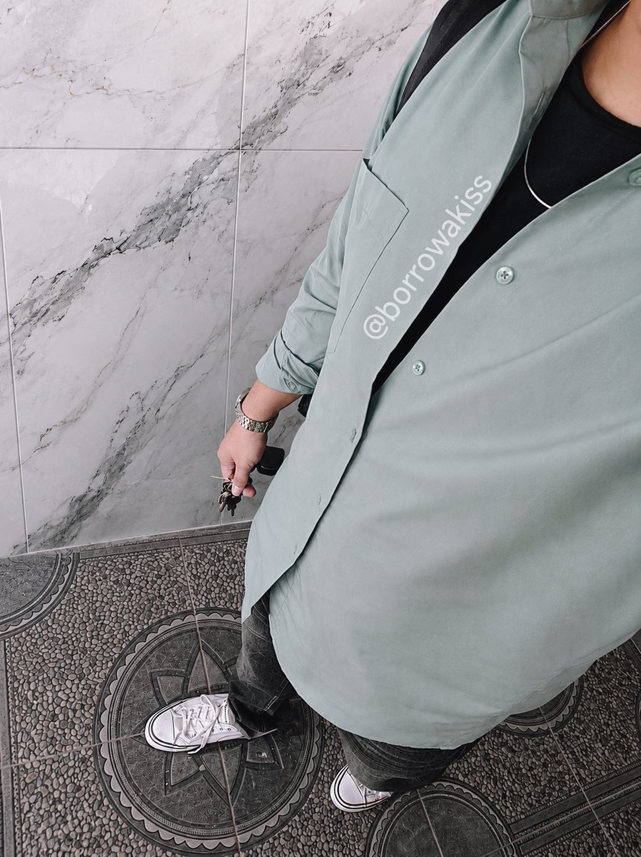 borrowakiss's tweet photo. pov ngabarin kamu:

"ini outfitku hari ini, aku berangkat dulu ya 👋" https://t.co/Hh8s3vvQ8a