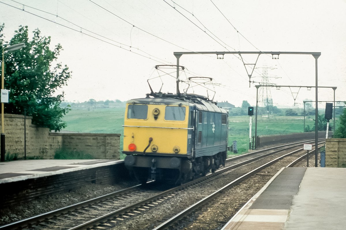 nickbro76777852's tweet photo. 45 years ago today - the only shot I ever managed to get of a 76 on the move, this unidentified example was on its way across the Pennines at Newton on Friday 29th May 1981. I think I'd just jumped off a Piccadilly-bound 506 just as the 76 was approaching. https://t.co/4WmZiupA7G