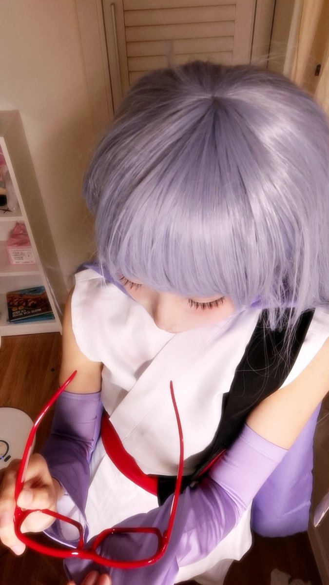 angyeong8317's tweet photo. 銀さん、どこにいるんですかぁ？？ ……あら、メガネが見えないだけですか？ https://t.co/MSiXjkN8c2