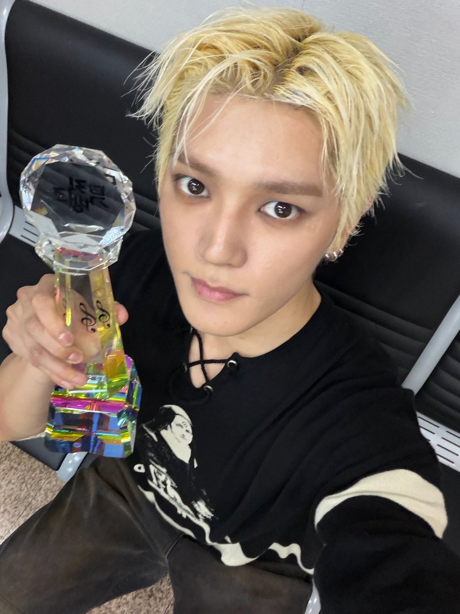 taeyong pics tweet media