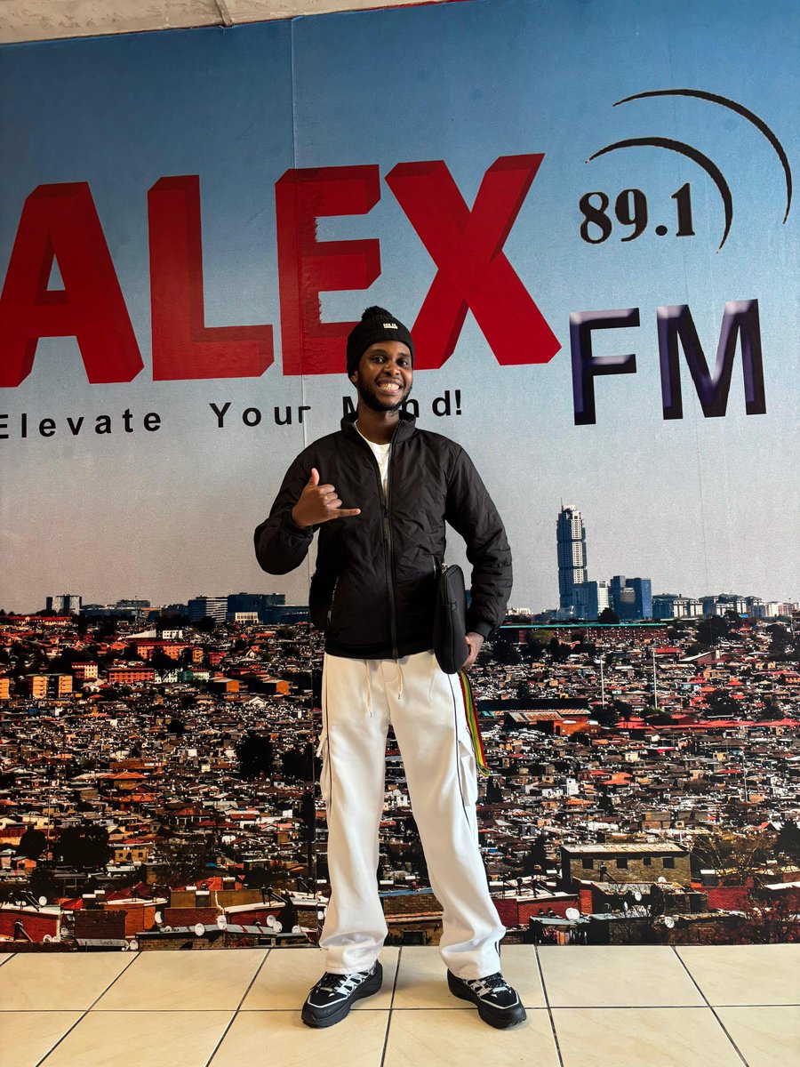 CBObuddies's tweet photo. 🎙️ Big mic moment for Classroom Buddies!🥹 

Our Tutor Coordinator Kuhle Nqambule repped us live on @alex_fmradio 📻

Speaking on mentorship, career guidance &amp; building future leaders with confidence + passion.

We see you Kuhle 👏 #ClassroomBuddies #AlexFM #YouthLeadership https://t.co/gMuPJIiUaT