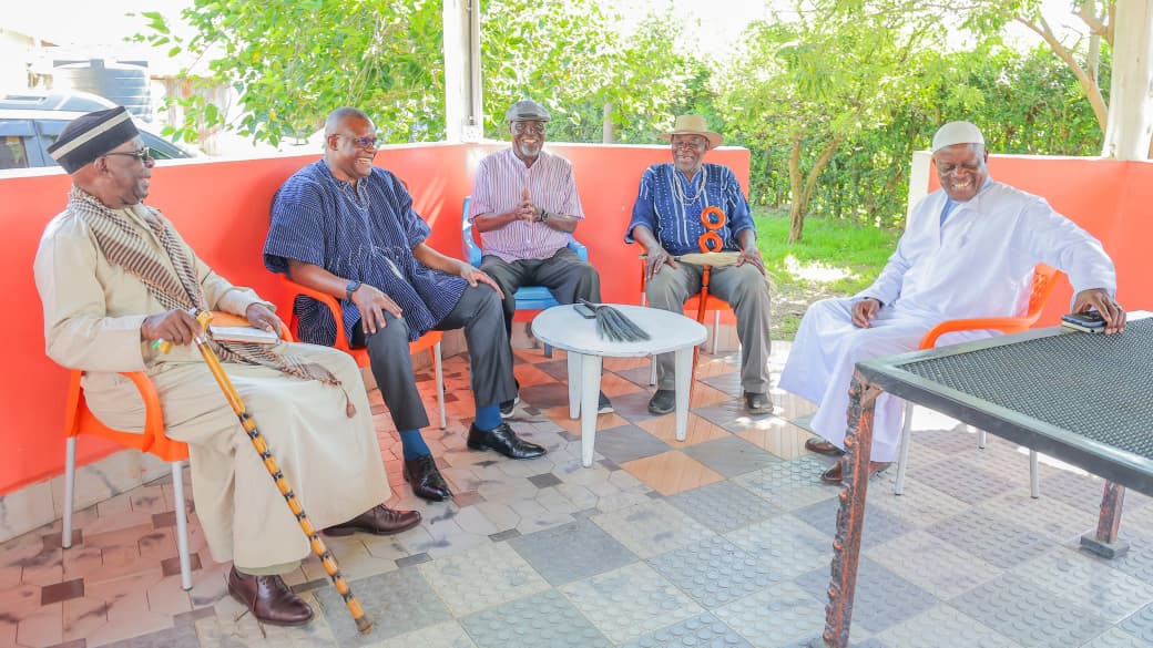 EliudOwalo's tweet photo. HELD CONSULTATIONS WITH CHAIRMAN, LUO COUNCIL OF ELDERS.

I have this morning visited and held extensive and fruitful consultations with Ker Odungi Randa, the Chairman of the Luo Council of Elders at his Boya rural home, Kisumu County.

Our consultations touched on various issues and challenges affecting the country.

Also Present was Deputy Ker James Ayaga; the Cardinal Archbishop of Nomiya Church, Most. Rev. Moses Okech; and the Supreme Archbishop of Nomiya Church Eng. Caleb Olali.