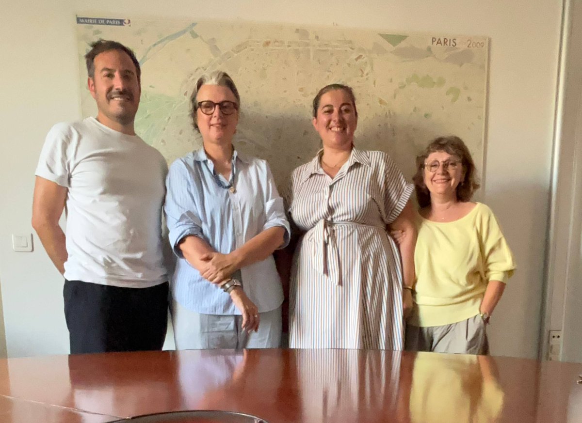 JulieBoillot's tweet photo. 🐕🌳 Réunion de travail avec l’association Paris Condition Canine et @FigueroaParisC autour de la réelle intégration des chiens dans la Ville.
100 000 chiens vivent à Paris, autant de foyers inquiets pour le bien être de leur animal. 
Déployons les engagements pris en campagne. https://t.co/ou0P5wEmPs