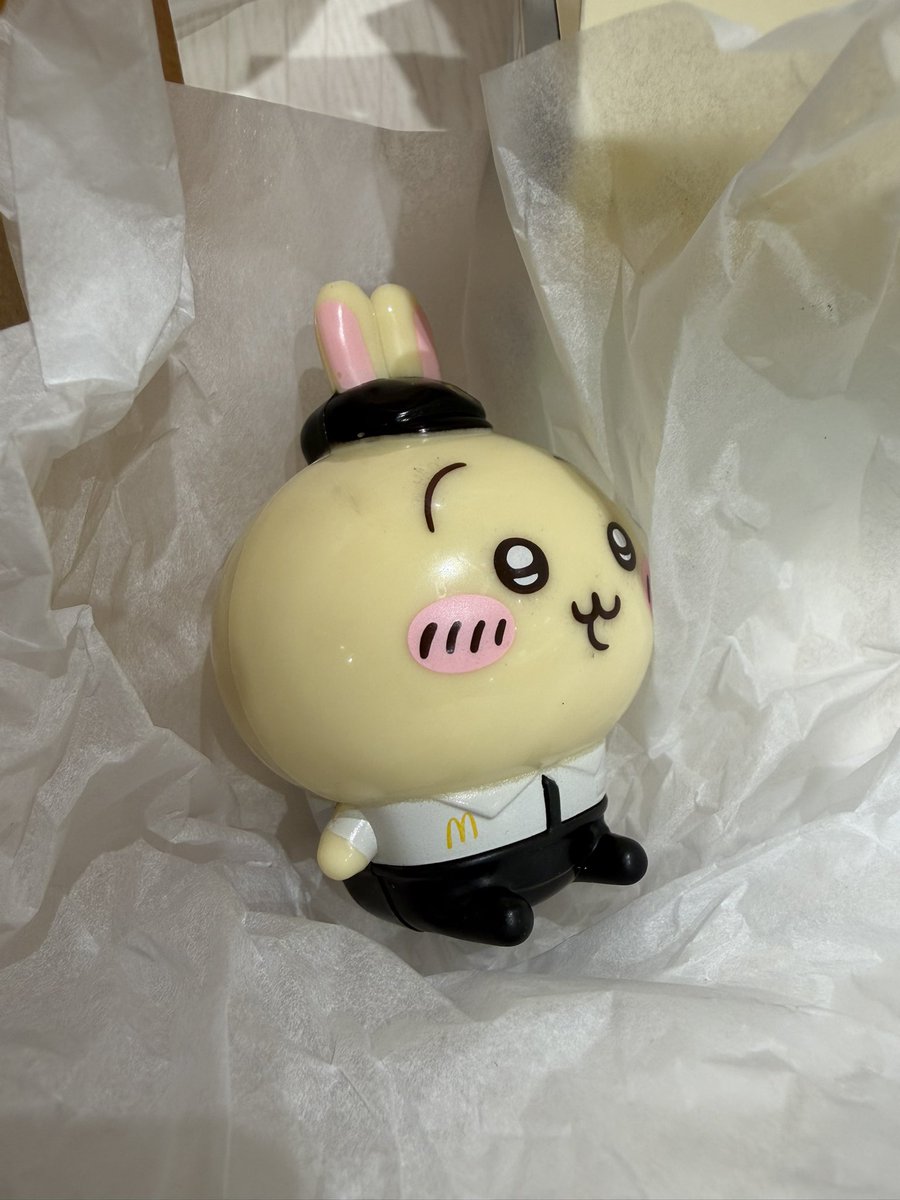 s_wlua6's tweet photo. 今回のちいかわマック4つ買って3つ汚れが酷いんだけどこんなもの？ https://t.co/k5Y4dCoxwX