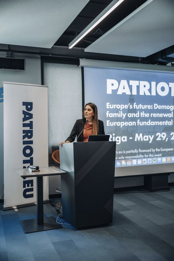 PatriotsEU's tweet photo. "The new European vision cannot be merely pro-woman. It must be pro-family. 

And to be pro-family is to tell men again that their presence matters, that their responsibility matters, that
their strength must be at the service of protection, fidelity and continuity."

Rita Matias 🇵🇹, a Member of the Portuguese Assembly, during our seminary on demography and European values in Riga