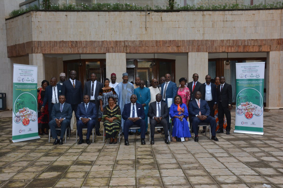 minepat237's tweet photo. 🚀 Face aux défis mondiaux, le 🇨🇲accélère sa transformation durable des territoires ruraux ! Objectif : booster l'emploi jeune et la souveraineté alimentaire, en droite ligne de la #SND30.
#MadeInCameroon #AgripreneursCm #TerroirsEnMarche https://t.co/AoUTlqDXqw