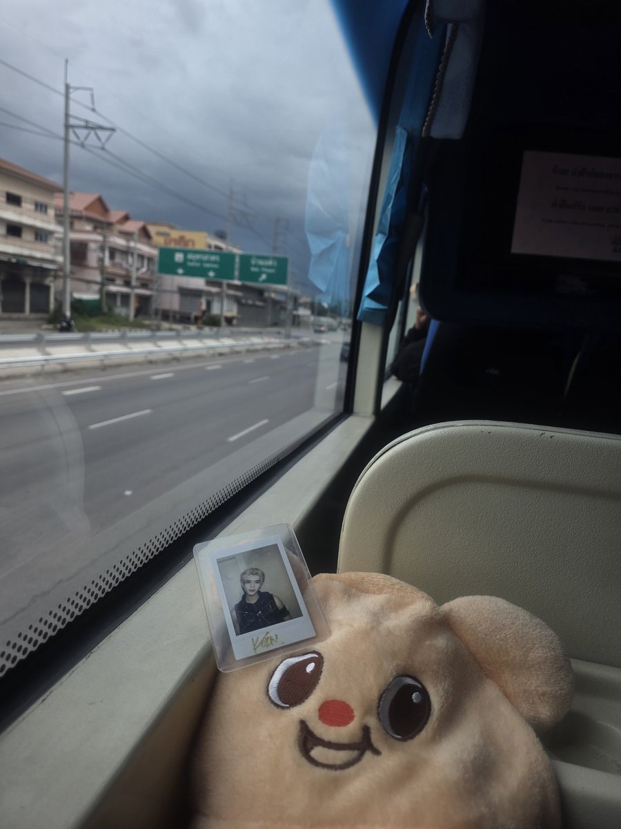 yummy_lek's tweet photo. มาเริ่มกันเลยกับผลัดแรก 🚍🚍🚍
งานนั่งมาราธอน 15 ชม.😁
.
วันนี้เขาจะแวะคุณสาหร่ายมั้ยน้า🤭
#DORN 
#lekjourney_เจอนู่น_เจอนั่น https://t.co/O1bP15Cb7U