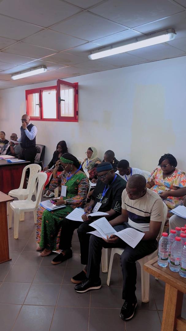 SODEPACmr's tweet photo. C’était le 25 mai dernier.
Formation des membres du Comité Hygiène Santé au travail de l’Abattoir industriel de Yaoundé par la CNPS et l’Inspection du Travail. https://t.co/UIWm4dvYy5