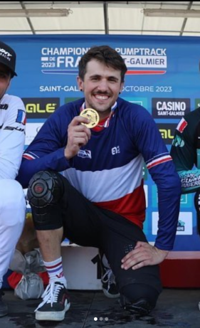 ProCyclingInfo's tweet photo. This is the definitive 2025 men's MTB Enduro, Pump &amp; Snow victories ranking (those with 2 or more wins):

1.- Slawomir Lukasik 3
 
2.- Daniel Booker 2
      Thibault Dupont 2
      Alex Rudeau 2 https://t.co/DI0gaeepJ8