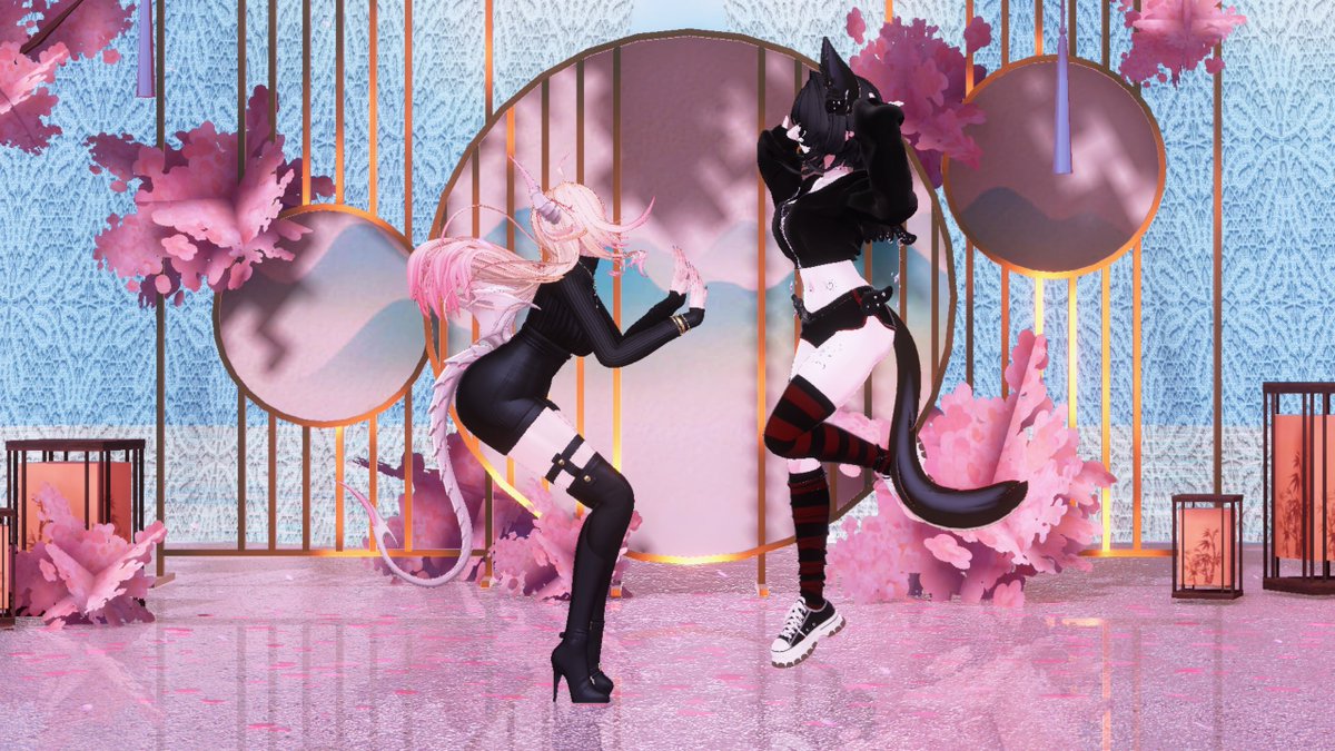 GamerGi84346834's tweet photo. Just my friend and I doing mmd stuff in VRChat just photo wised I picked some cute photos you guys will like!
P.S my Mayo looks like velle 😉
#Mayo_3D #Lumina_3D #vrchat #vrchatphotos #vrchatmmd https://t.co/ymxyTAtG2p