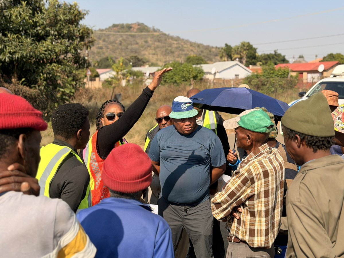 tlangimich's tweet photo. When we came in 18months ago, the community of Garankuwa repeated the same depressing message. That in Garankuwa they hve been forgotten and their roads neglected. We have had endless meetings, inspections with our residents and community leaders here in Garankuwa zone 4. This is an exciting moment for us as we handover this Roads and Stormwater project.🙏🏾❤️🇿🇦