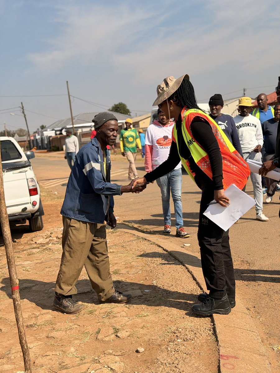 tlangimich's tweet photo. When we came in 18months ago, the community of Garankuwa repeated the same depressing message. That in Garankuwa they hve been forgotten and their roads neglected. We have had endless meetings, inspections with our residents and community leaders here in Garankuwa zone 4. This is an exciting moment for us as we handover this Roads and Stormwater project.🙏🏾❤️🇿🇦