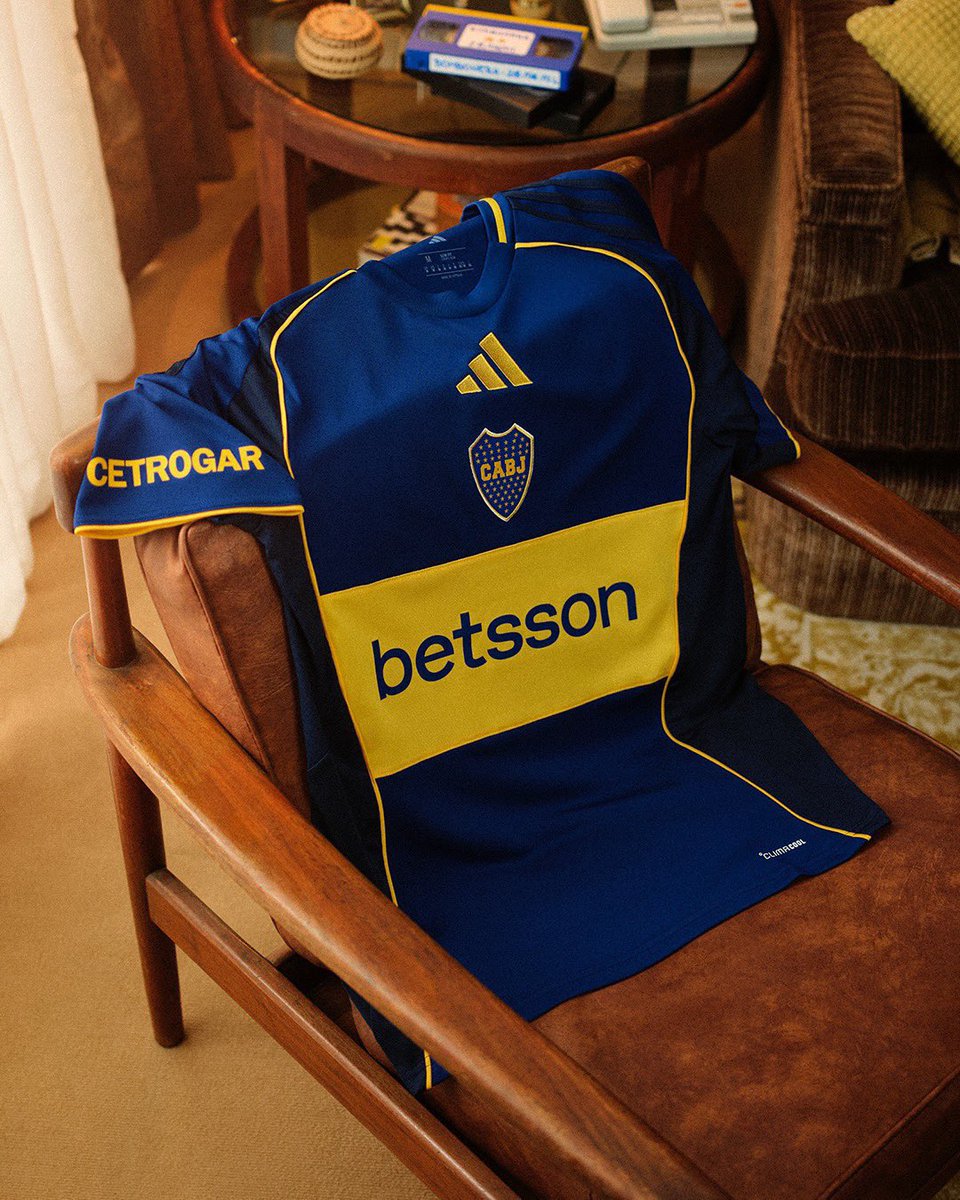 kit_launch's tweet photo. 🚨KIT LAUNCH WATCH: 

Boca Juniors and Adidas present their commemorative jersey in celebration of the 25th anniversary of the 2001 Libertadores title! ��🟡 https://t.co/1Q3YFDeTLo