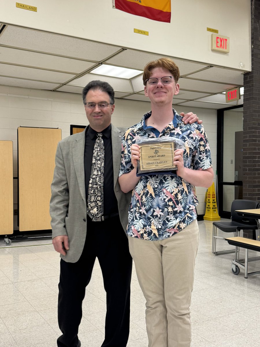 Bec_Chirps's tweet photo. Wrapping up senior year with the Orchestra Banquet. 🎻 So many wonderful memories with an incredible group of musicians. We are so proud of you, Aidan! Grateful for Doc’s support. https://t.co/WaThJv7piC