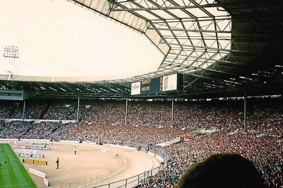 Awaydays23's tweet photo. ON THIS DAY 1988: Wolves at Wembley for their game against Burnley #WWFC https://t.co/QLKDAMc7yX