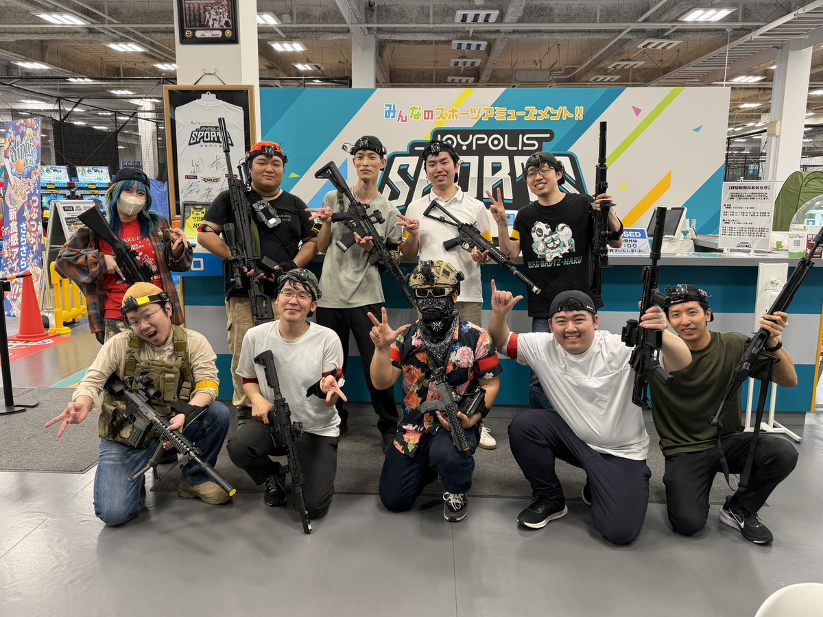 GRASSWELLFIELD's tweet photo. 【ジョイポリサバゲーB2i】
7月19日(日)
参加：7/20名様🫡
レンタルB2i機材：4/10セット🟥🔫
⚠️B2iレンタル機材🈶🤩

エントリー受付中‼️

「赤い光弾が君の胸にせまる！」

詳細/エントリー⬇️
https://t.co/CsasIJEMhw

#B2i #JOYPOLIS_SPORTS #イオン仙台中山店 #サバゲー https://t.co/IoWXaEIVam