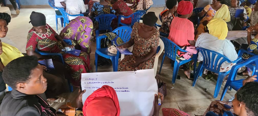 TheWIPCentre's tweet photo. As we come to the end of May, here's some of the work we've been carrying out this month in advancing the #WomenPeaceSecurity Agenda at the grassroots level.✊🏾

Across refugee and host communities, we are committed to ensuring that women are not only participating in peacebuilding but —they are leading it.🧵👇

1/📍Nakivale Refugee Settlement, Isingiro District🇺🇬
We conducted a leadership training for refugee women and young women leaders at block level, equipping them with practical skills in leadership, peacebuilding, conflict mitigation, community mobilisation, advocacy, and participation in decision-making processes.

In refugee settings, where communities often face displacement, economic hardship, trauma, and social tensions, women leaders are at the forefront of promoting peaceful coexistence, addressing protection concerns, and ensuring that the voices of women and girls are heard. 

Through this initiative, we understand that part of building sustainable peace in these communities starts by investing in local women leaders... 
#HappyFeministFriday