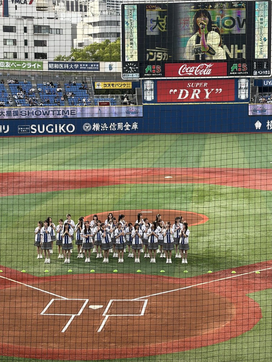 ___minamii__'s tweet photo. いつもライブで絶対に見つけてくれる理央ちゃん♡
昨日は横浜スタジアムでも見つけてくれて、理央ちゃん天才アイドルすぎる😭😭
あー！！って言われて指差してくれて手振ってくれて大好きすぎる♡
せっかく動画が撮れる貴重なときなのに写ってなかったのが悲しい😢 https://t.co/z220dPLWqg