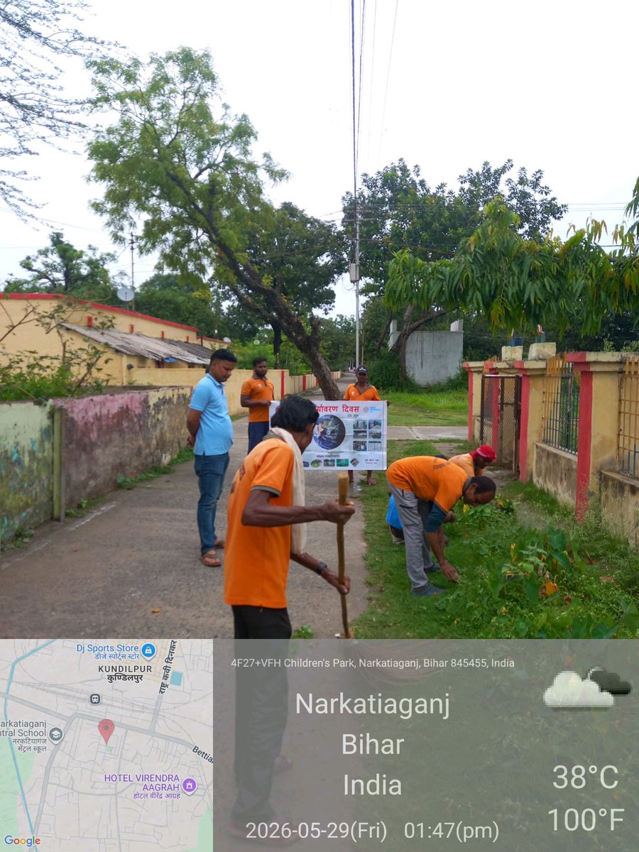 SpjEnhm's tweet photo. Today on date 29.05.2026 Under WED-26, Organize health awareness campaigns on the importance of clean air and green spaces among passengers and Railway staff at  various railway station in Samastipur Division.  #MissionLiFE #SwachhBharat #GoGreen https://t.co/PIbLt6ISU5