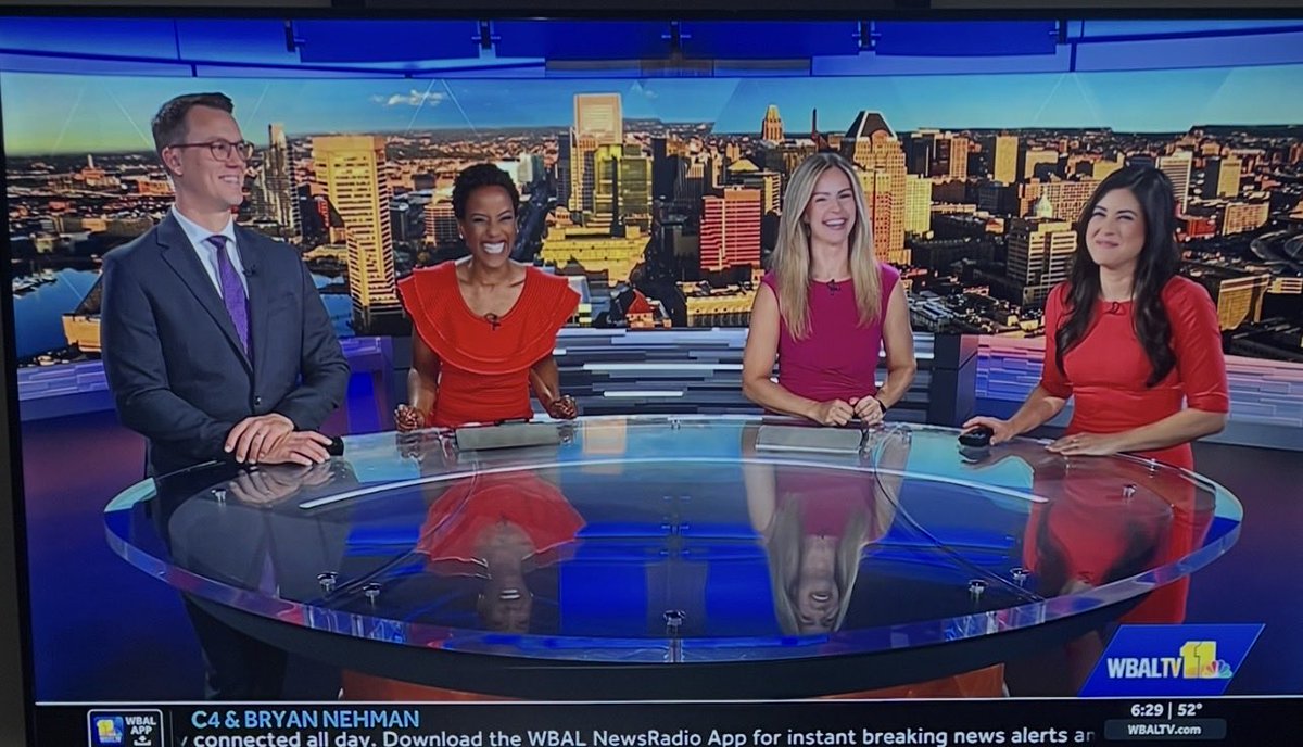 SistaGorgeous1's tweet photo. @SeanStreicher @MegMRivers @LaceeGriffith @alenaleewx Good morning family.  We made it and today is Field Day at my school. Omggg, I'm ready.  Everyone looks fab with those smiles. Alena, thank you for beautiful forecast today.  Have a great weekend and see ya Monday 🌼🌼🌼🌼 https://t.co/vvLP6tbLpQ