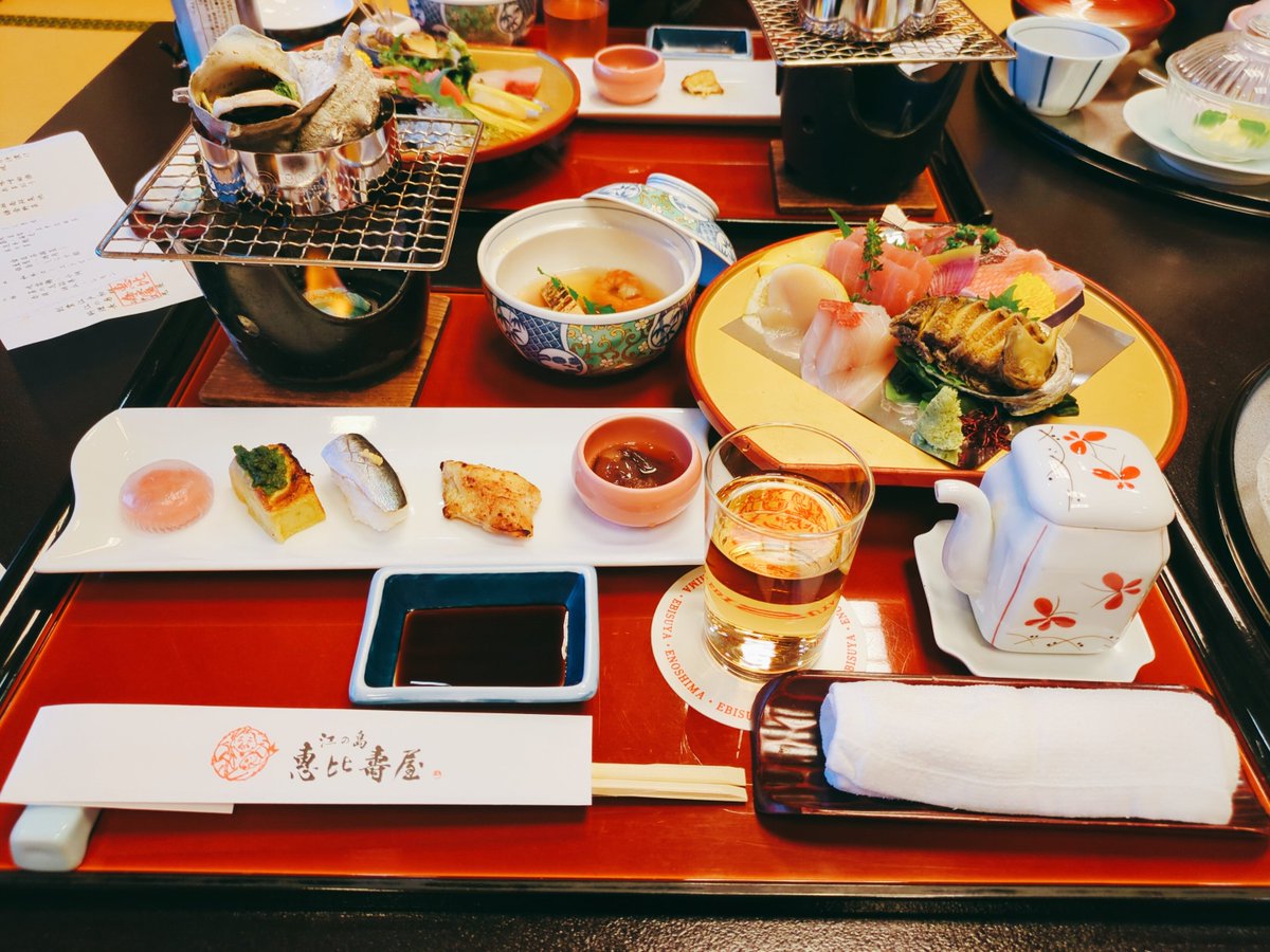 Cafe__NEKO's tweet photo. 2026-05-22-23-24-25.
誕生日旅行、江ノ島〜鎌倉。
地質岩質と、洞窟探検と、醸造所と、食べ歩き、今回の旅行は無理せず、ゆっくり江ノ島の空気を楽しんできました。
御籤の結果がとても良かったので満足。
食事も美味しいし、空気も良くて大好き。回復旅行です。
お宿は「御料理旅館・恵比寿屋」へ。 https://t.co/f4WBzaORuR