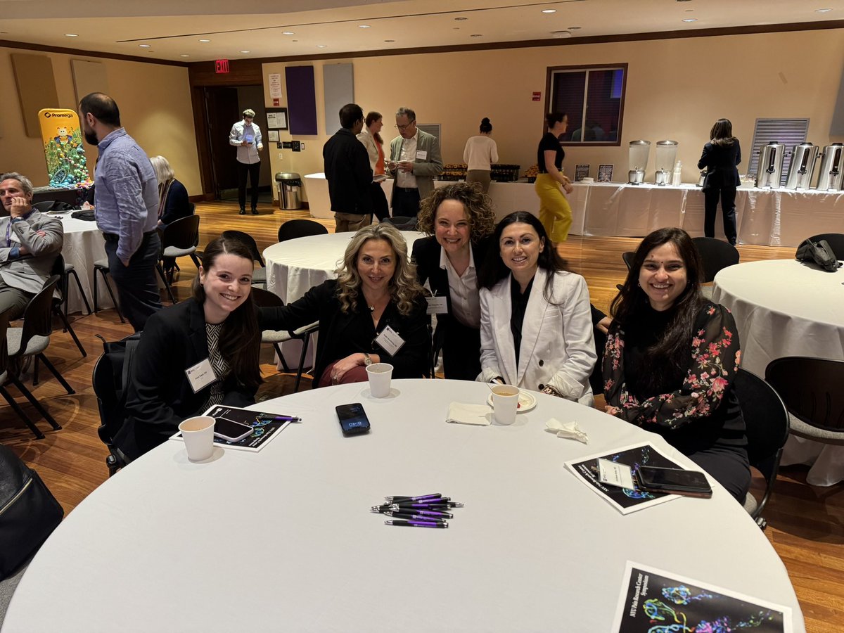 Dr_NOvchinsky's tweet photo. Great day @NYUPainResearch 
Symposium👏🏼
❇️ Powerful reminder of how closely basic science, translational research, and patient care are connected
➡️Grateful to connect & learn from colleagues pushing the field toward more precise, patient-centered therapies🧬 
✴️@karagm2009 
Kara Margolis, MD, gave a thought-provoking talk on serotonergic signaling in gut–brain health & clinical implications for mood and abdominal pain in #DGBI 
#PainResearch #GutBrainAxis #TranslationalResearch #NYU
@NYUDental