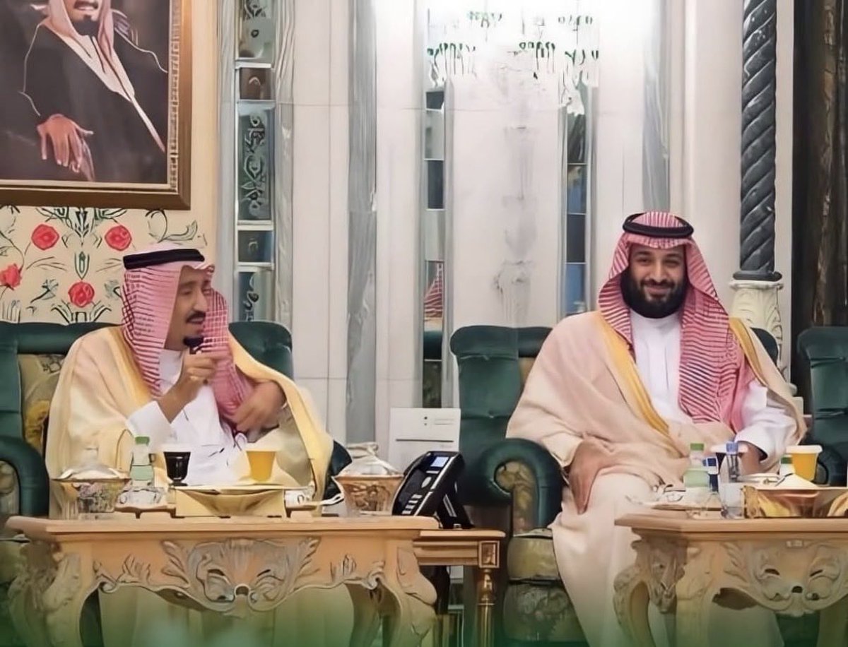 AlasoomiAdel's tweet photo. أرفع خالص التهاني لخادم الحرمين الشريفين الملك سلمان بن عبدالعزيز آل سعود،ولسمو ولي عهده رئيس مجلس الوزراءحفظهما الله،بمناسبةالنجاح الاستثنائي لحج هذا العام،والذي يعكس الرعاية الكريمة وتسخير إمكانات المملكة لخدمة ضيوف الرحمن لأداءمناسكهم بأمن ويسر.حفظهما الله ذخراًللعرب والمسلمين https://t.co/w4IRhu3Wag