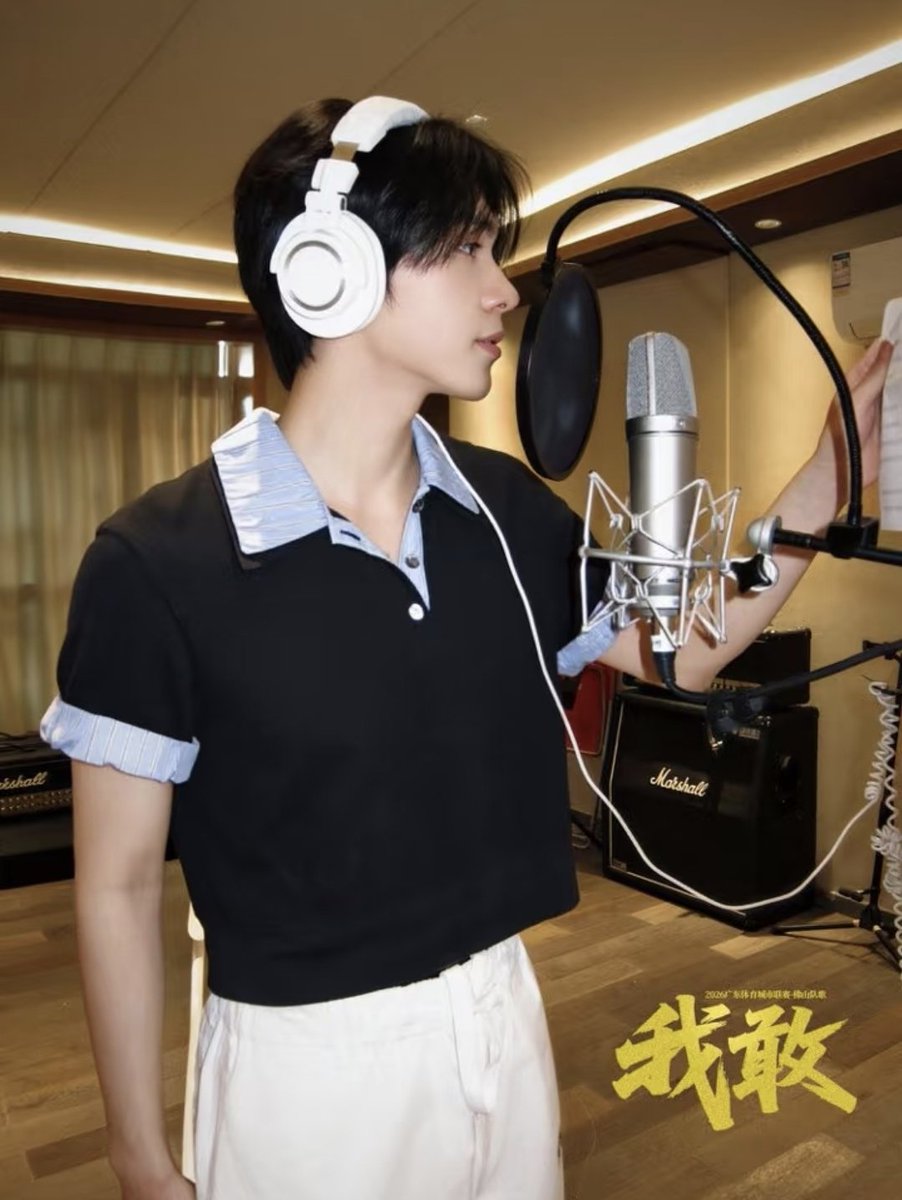 hendery 𝘧𝘪𝘭𝘮 tweet media