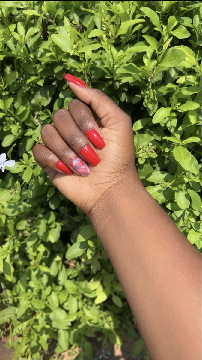 InnoNtsako's tweet photo. Do you all grow your natural nails this long?
🤭 https://t.co/8ueZ6eXjkg