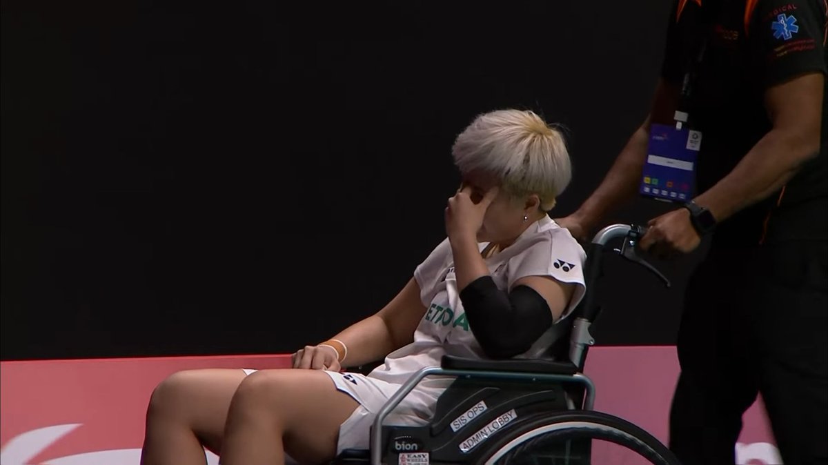 ladydyla__'s tweet photo. So heartbreaking to see this 💔 
Speedy recovery @TOHEEWEI1 🫂❤️‍🩹 https://t.co/DvK6KRlY4n