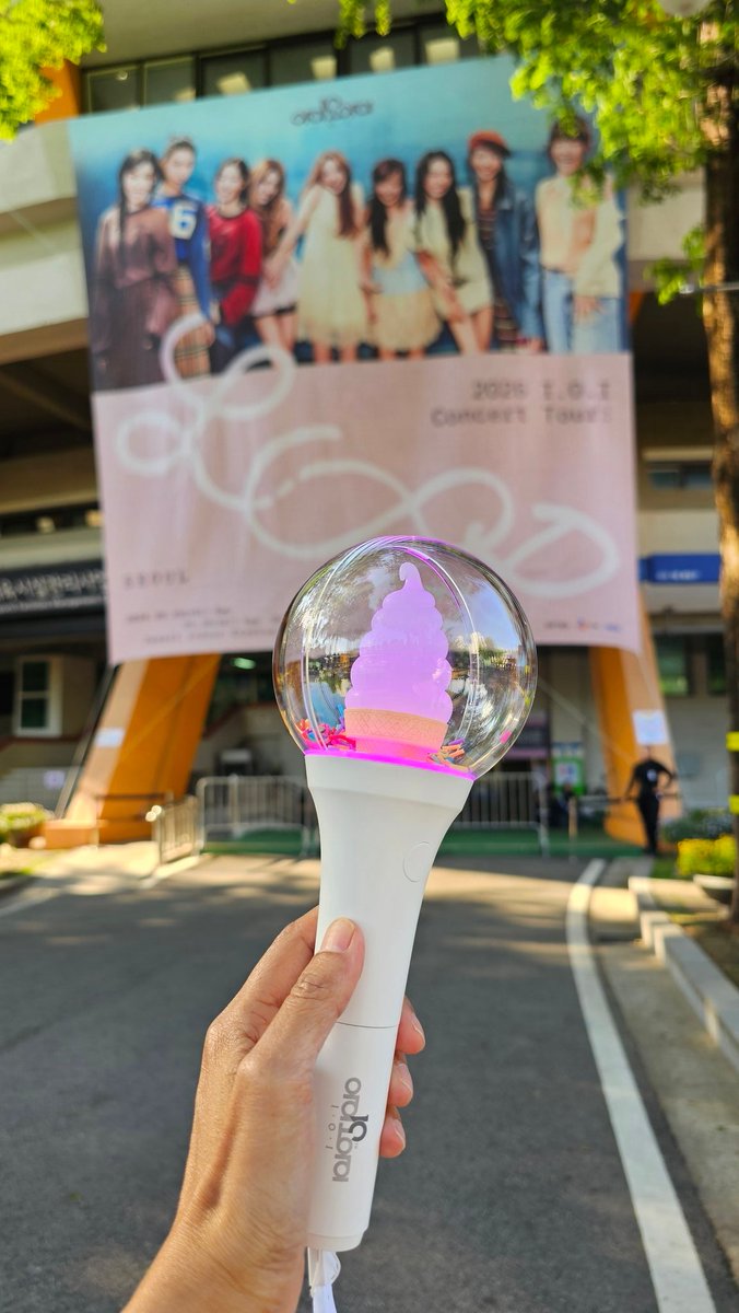 nakdararindu's tweet photo. [D4 290526] life moves in loop and you are woori loop @ioi_10th 💓#WanderWithMoochi #아이오아이 #IOI #IOI_LOOP #Angdungi #앙둥이 https://t.co/SHcRKw7XK7
