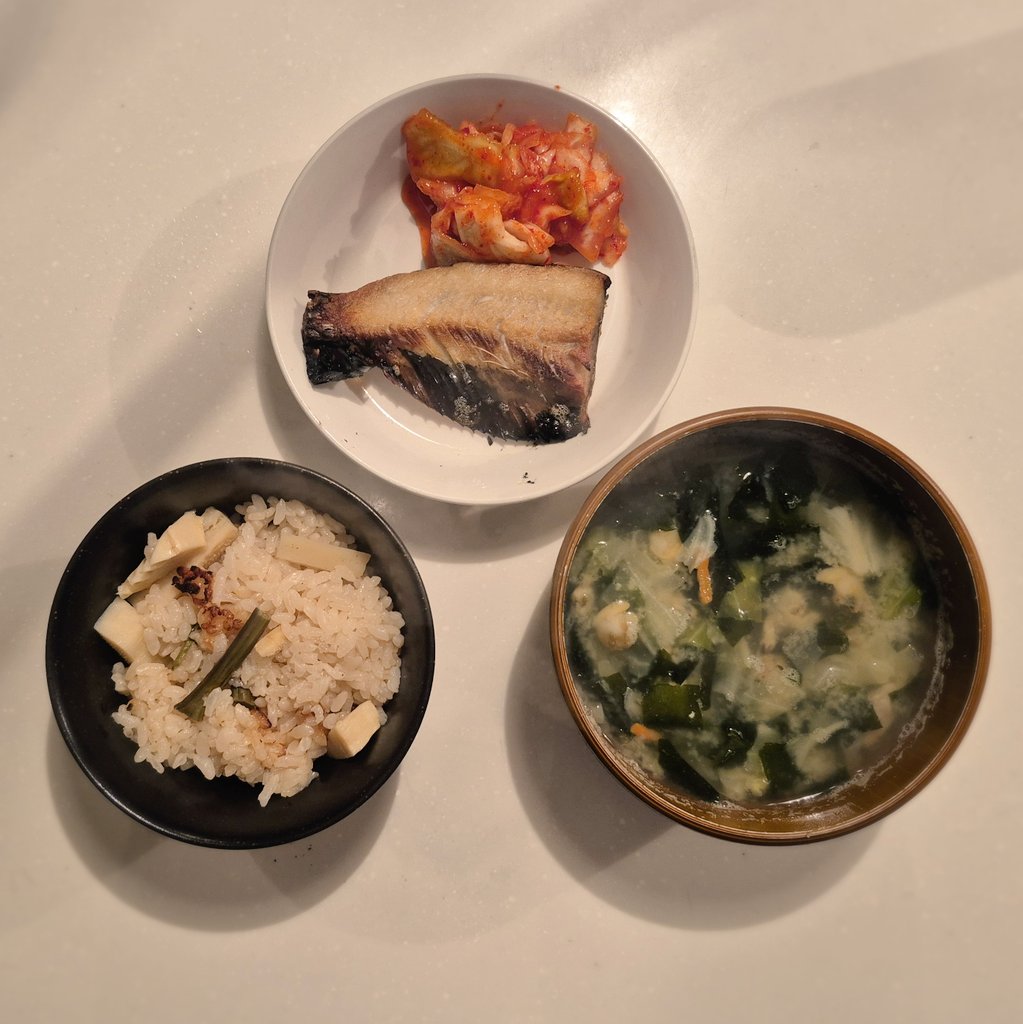 ❊ ぽちぽ ❊ tweet media