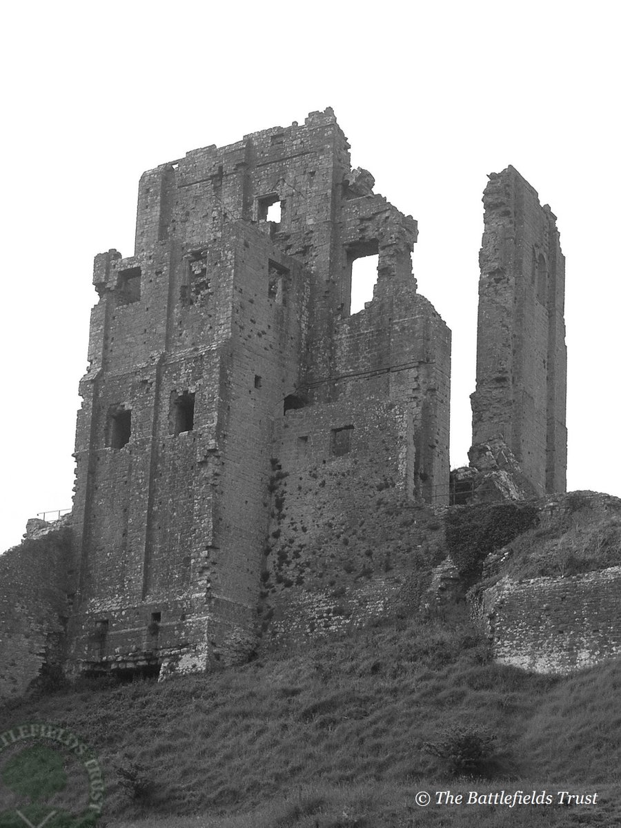 battleftrust's tweet photo. 1st Siege of Corfe. 23 June 1643
On this day a parliamentarian force initiated a siege of Corfe to capture the castle. The redoubtable Lady Bankes, wife of the owner, and Captain Laurence with 80 men withstood a siege until 4 August when the besiegers withdrew. https://t.co/NE6089ncqh