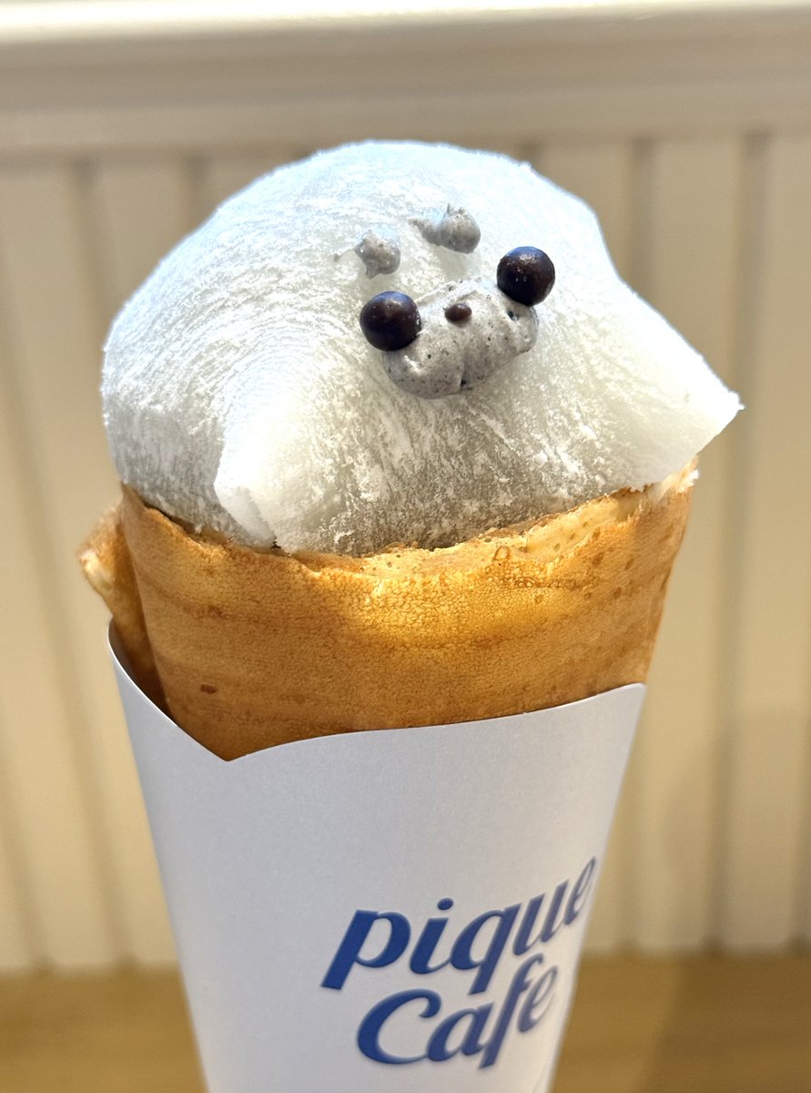 tappuriseal's tweet photo. アザラシクレープ食べてきた！！！🦭✨
可愛いしめっちゃ美味しかったー😻 https://t.co/GZ6JAMTBR3