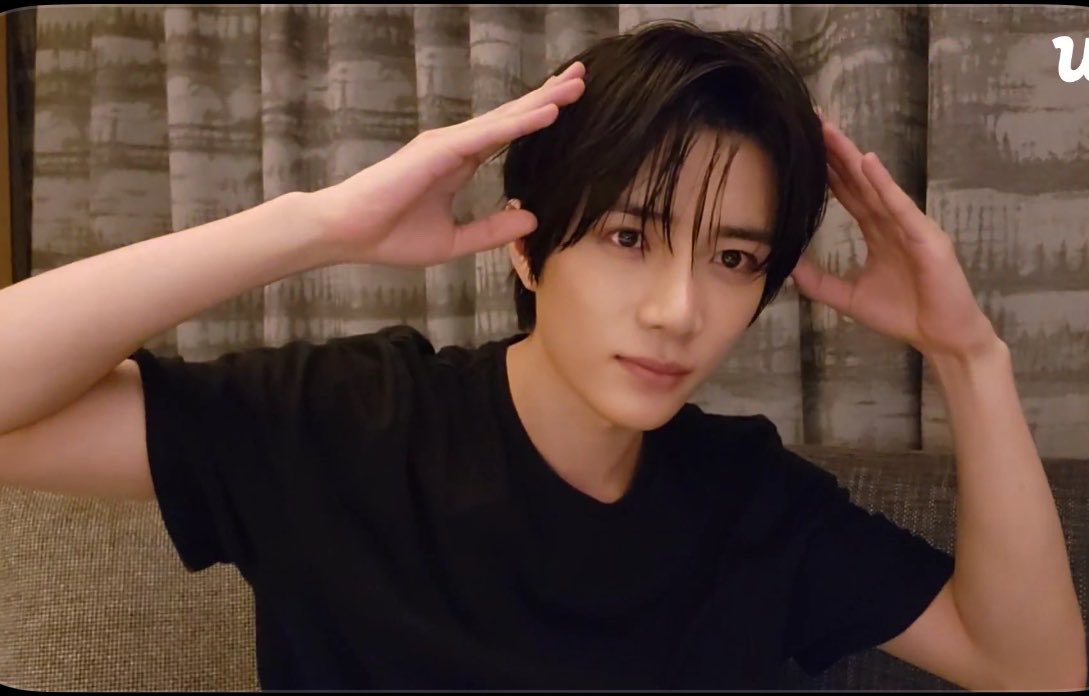 translatingTXT's tweet photo. 🧸 someone asked me to do cat ears
🧸 (does cat ears, dog ears and bear ears)
🧸 i did everything https://t.co/dLxpsXimCM