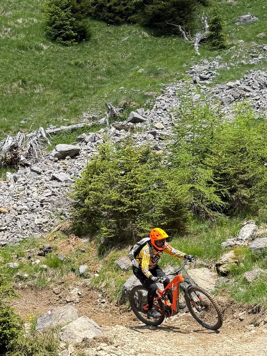 ProMcom1's tweet photo. Baita Begna : un vero paradiso ! 🥰 🔝 ❤️

E poi adesso si può salire anche da Piazzatorre sul 134 visti i lavori di allargamento sentiero ancora in corso 👀 🍺 ✔️

Ride &amp; enjoy like a Pro-M 🎸 💪 🌶️ https://t.co/RFRHJqpiXd