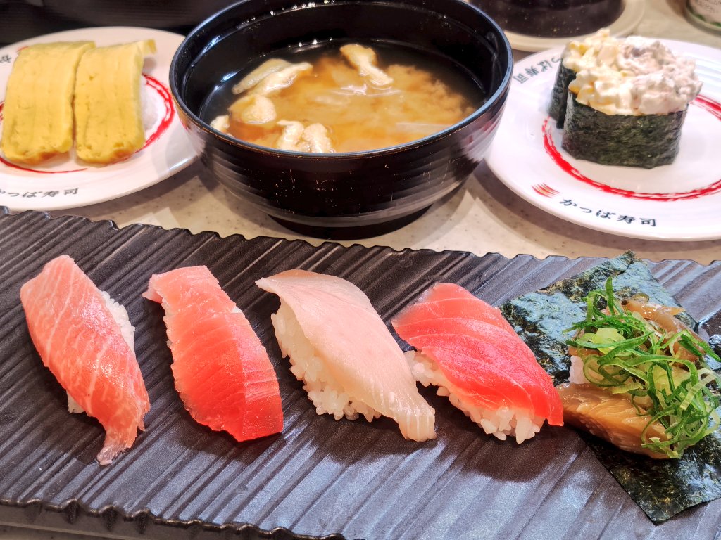 massaa14's tweet photo. 本日の夕食は、久々金曜日にかっぱ寿司へ
少しリッチに、まぐろ5種食べ比べ&amp;トマトとたっぷりチーズのスープパスタ&amp;炙りおにぎりタラコのせ等を注文！
合計2290円
ごちそうさまでした～😋👍🍣🍝💕
#コロワイド
#株主優待使用
#ジャストカバー https://t.co/FHFRmNlbSe