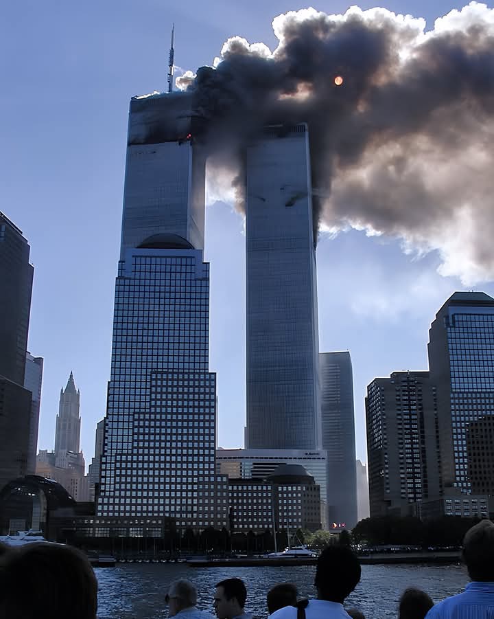 Daytobehappy's tweet photo. Today is May 29th and New York City has forgotten 9/11 but we never will! https://t.co/GQEc797Ns3