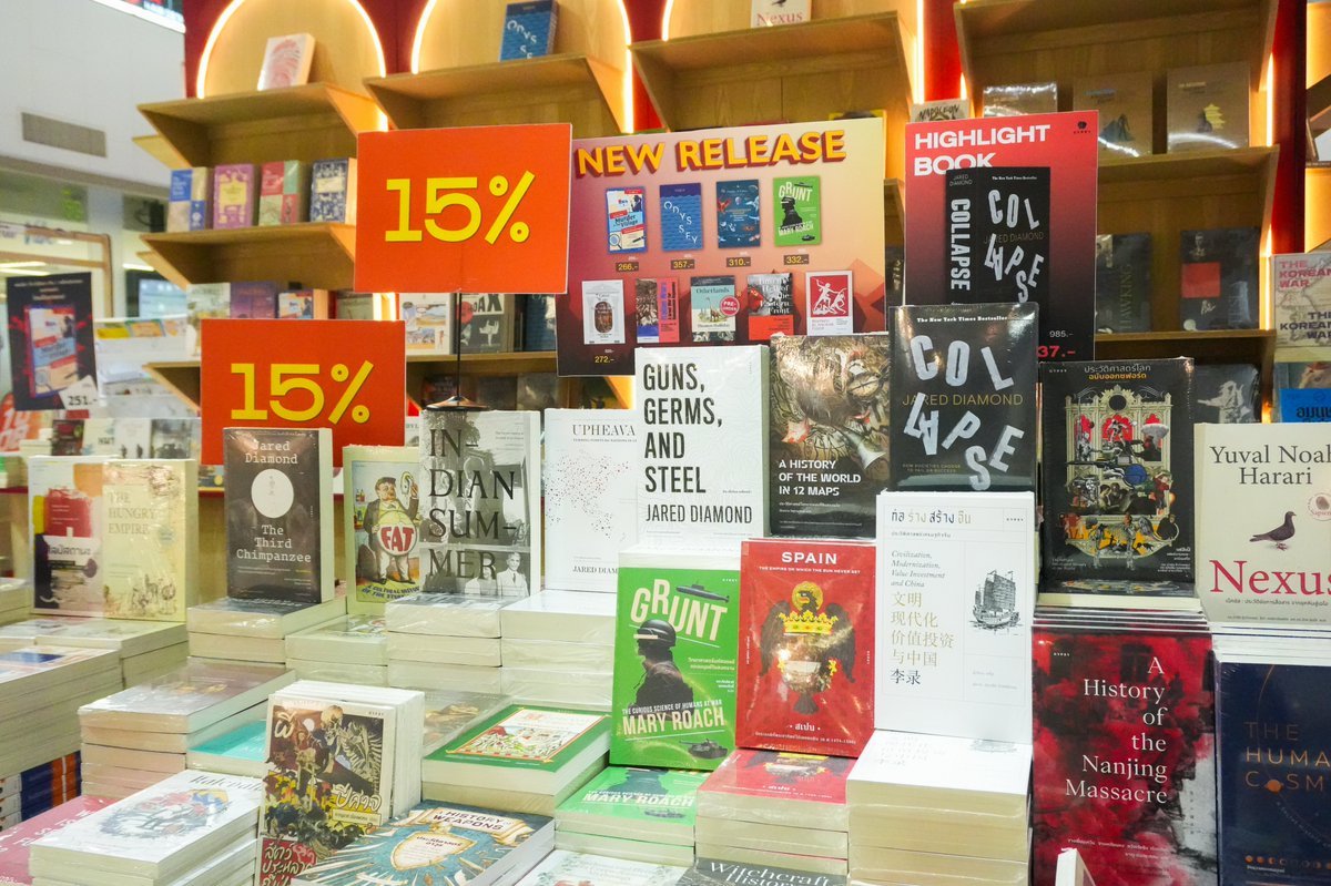 MUNX2SPACE's tweet photo. บางที…หนังสือที่กำลังตามหาเราอยู่ อาจเริ่มต้นจาก “ความรู้สึกที่อยู่ในใจเรา” 
.
ค้นหาหนังสือเล่มโปรดเเทนสิ่งที่ซ่อนอยู่ในใจไปกับ Book Market ที่รวมหนังสือจากหลากหลายสำนักพิมพ์ ทั้งร้านหนังสืออิสระ สำนักพิมพ์ดัง และพบปะนักอ่านคอเดียวกัน ที่พร้อมแบ่งปันเรื่องราวผ่านหนังสือเล่มโปรดของตัวเอง 📚
.
พิเศษ! งานหนังสือครั้งนี้เราที่ไม่ได้จัดวางตามหมวดหมู่แบบเดิมๆ แต่เลือกแบ่งตาม “อารมณ์ความรู้สึก” ✨ อาทิ Healing / Escape / Sad / Hopeful ให้คุณเลือกหยิบเล่มที่ทัชใจคุณมากที่สุด!
.
มากกว่างานอีเวนต์ แต่คือ “พื้นที่ของความรู้สึก”
🍹 Hidden Book Bar 2026 : Episode “Hidden Stories - เรื่องราวที่ซ่อนอยู่”
📅 29 พ.ค. - 7 มิ.ย. 69 (เวลา 10.00 – 22.00 น.)
📍 ชั้น 1, มันมัน ศรีนครินทร์ - ห้างสรรพศิลป์คราฟท์
.
#MunMunSrinakarin #มันมันศรีนครินทร์ #ห้างสรรพศิลป์คราฟท์
#hiddenbookandbar #Bookfestival #งานหนังสือ