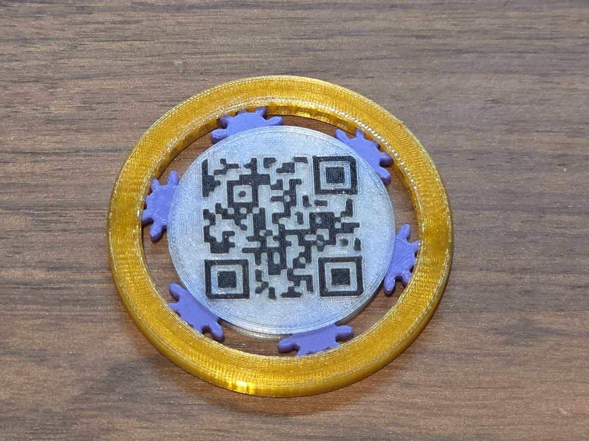 etal_sk's tweet photo. 今年の #makerchip（色違い）作りました
​去年の20枚と、今年の30枚持って現地うろうろしてます！
ぜひ気軽に交換してくださいー！！🤝
​#JRRF2026 https://t.co/vMcMYOO2ei