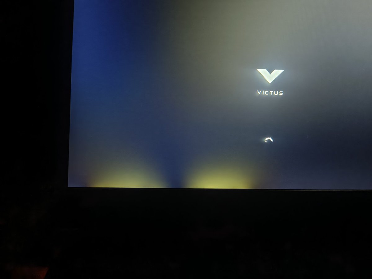 webdevprog72472's tweet photo. Facing hinge failure on my HP Victus laptop during normal usage. The hinge issue has now started affecting the display near the bottom of the screen. The laptop is covered under ZipCare extended warranty. Need assistance regarding repair support and claim process. @cromaretail https://t.co/bGCyoizWj4