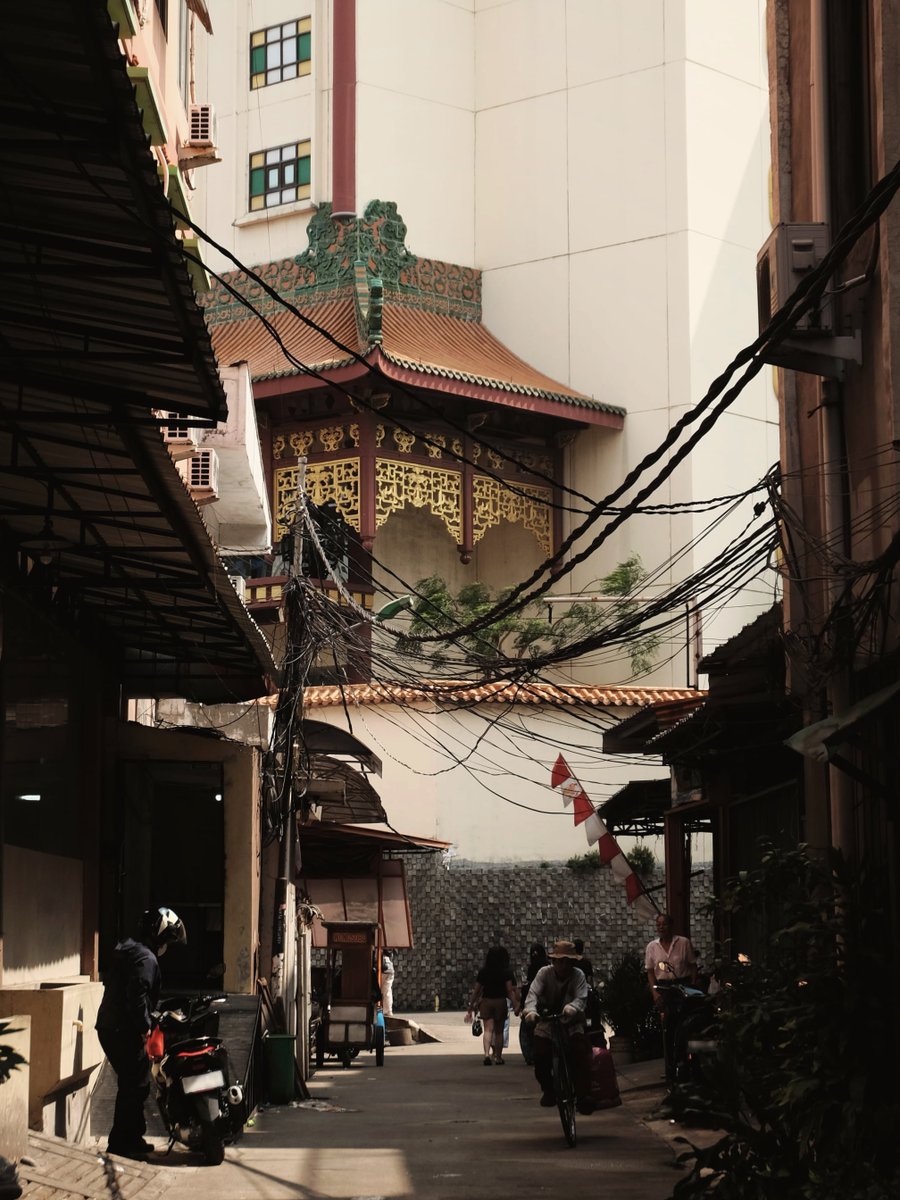 Aeroniccc's tweet photo. Jalan-jalan sore di Glodok. https://t.co/kdbZnPQvba