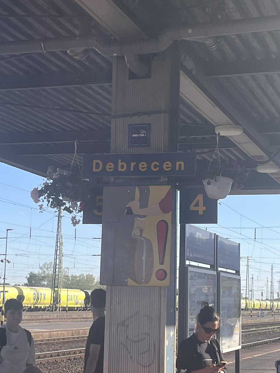 adam792001's tweet photo. Last leg 
Debrecen to Budapest 
Then relax
@Arsenal 
#ucl https://t.co/v0vmBnAOPx