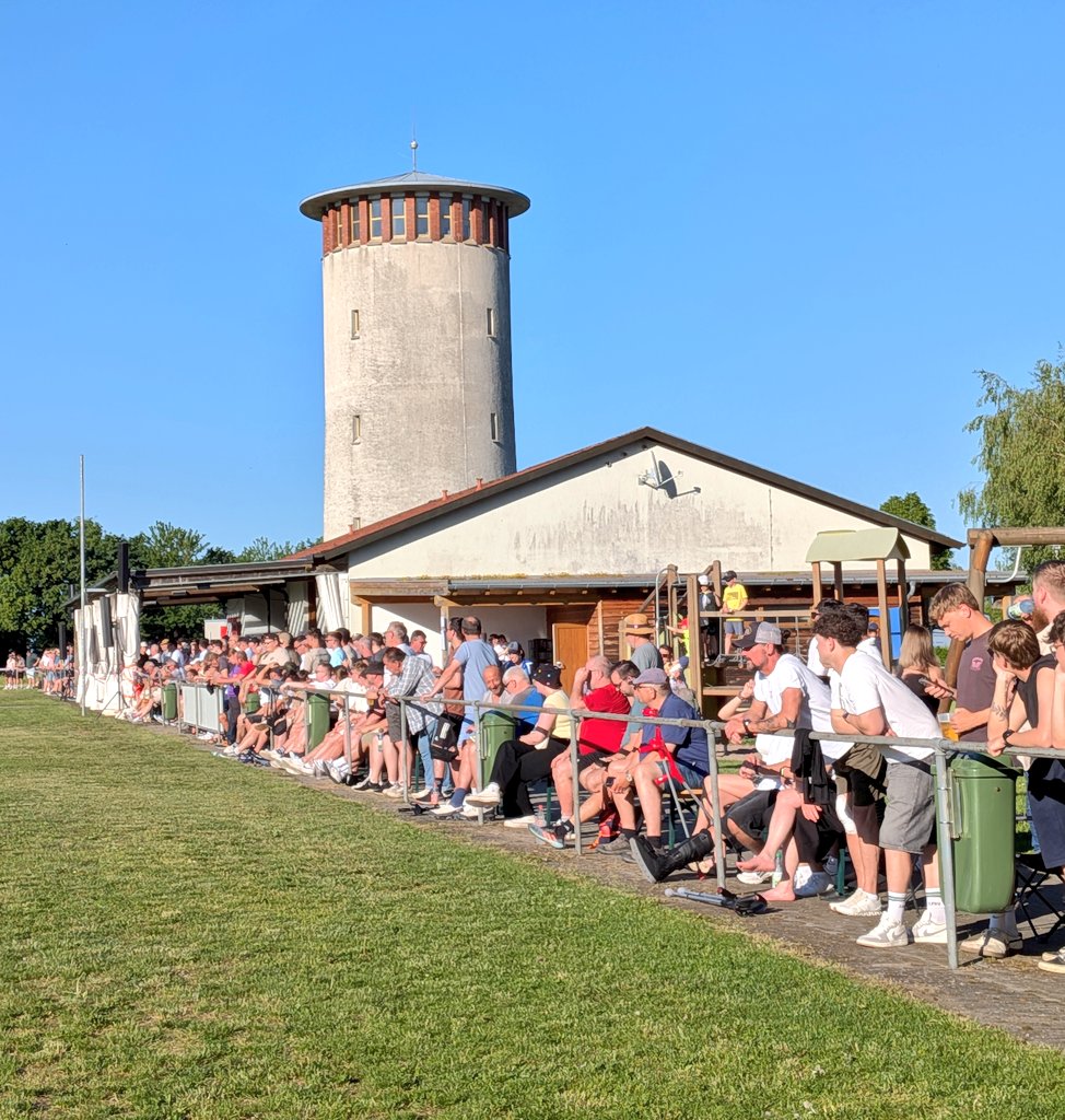 unia_berlin's tweet photo. 27.05.2026 SV Rödelmaier - 1.FC Frankonia Thulba 3:4, Relegation zur Bezirksliga Unterfranken, Stadion am Wasserturm, 1156(300/300)

Bezirksliga gegen Kreisliga, der Außenseiter mit dem Sieg nach spannenden neunzig Minuten...

#groundhopping #relegation #fussball https://t.co/Zrztu5vP77