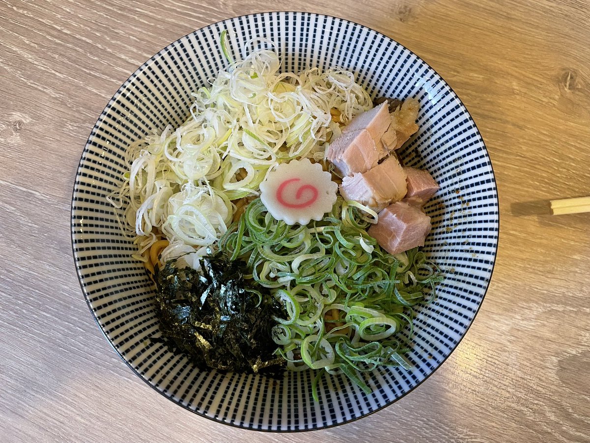 bh___baron's tweet photo. はじめてまぜそば食べてきました

←本来のまぜそば
→私が頼んだまぜそば https://t.co/QQx1gTDAOq